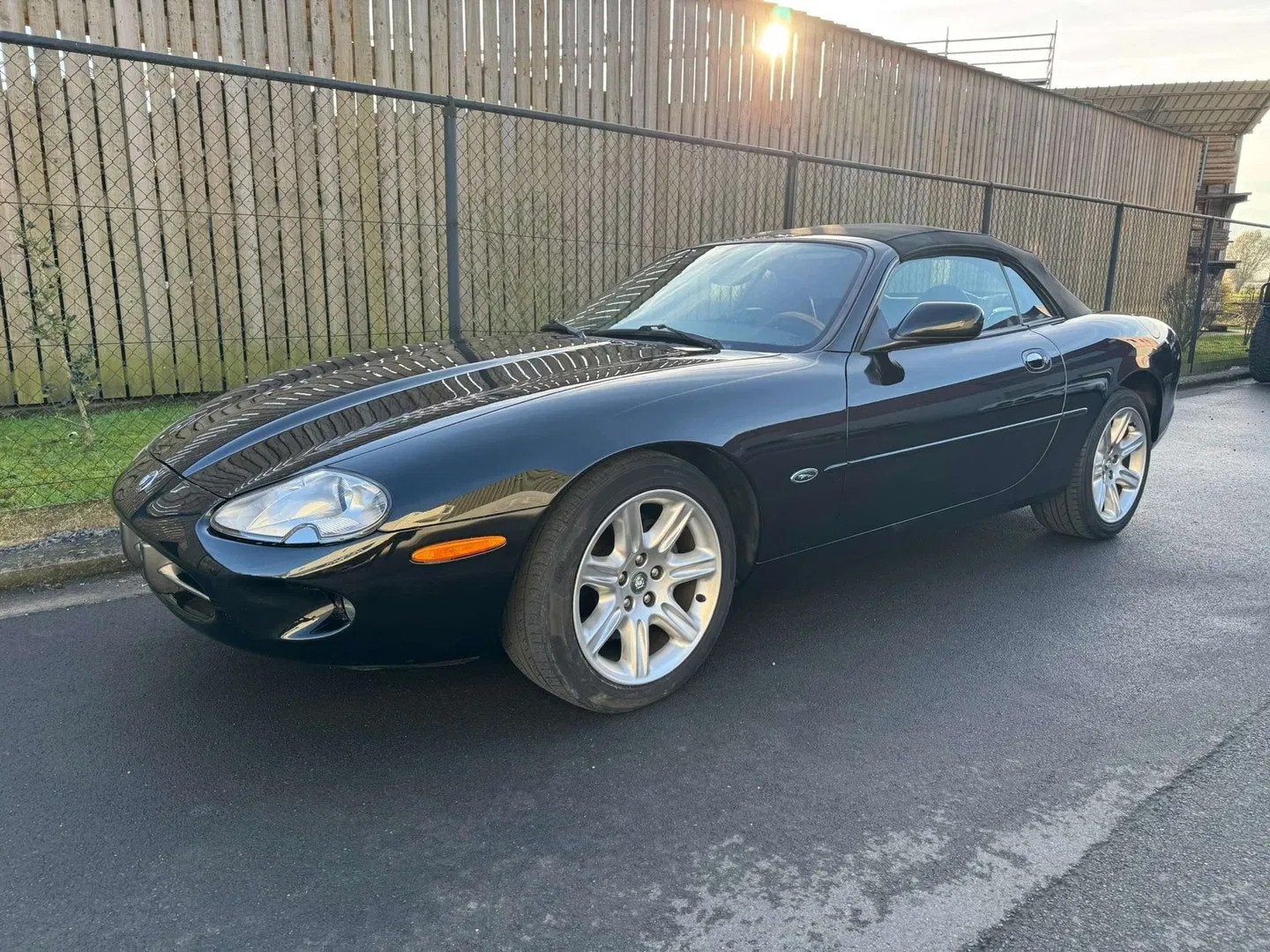 Jaguar XK XK8 4.0i V8 32v Convertible (Matching numbers), Auto's, 4 zetels, Cabriolet, Zwart, Leder