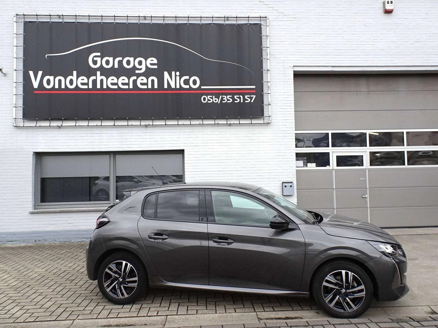 Peugeot 208 1.2i Allure Pack CARPLAY,CAMERA,FULL LED,NAVI,CR, Autos, Peugeot, Argent ou Gris, Achat, Euro 6, Entreprise