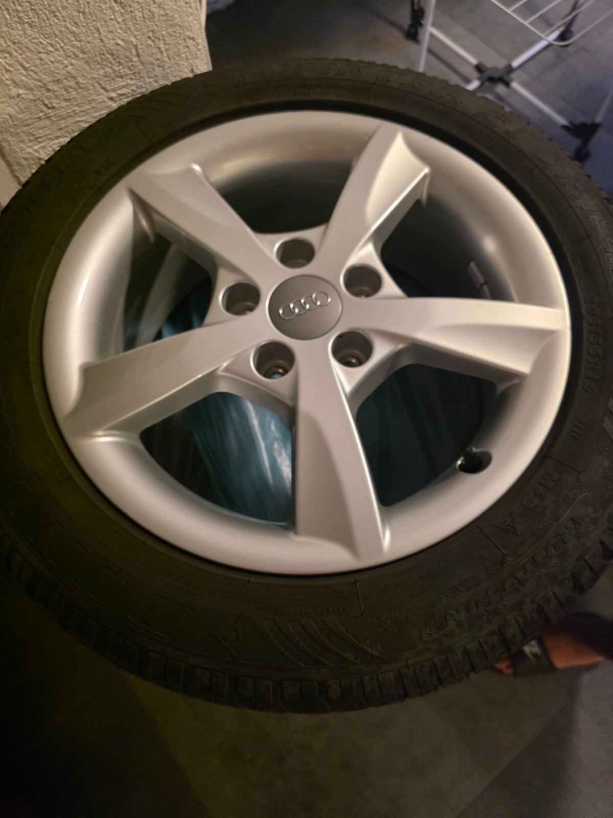 Lot de 4 pneus Hiver montés sur jantes Audi, Pneus hiver, Pneu(s)