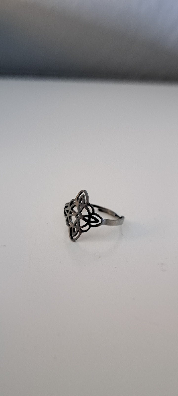 stainless steel adjustable witch's knot ring, Ophalen of Verzenden, Nieuw, Dame