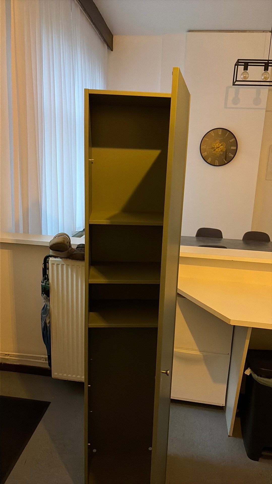 Kast, Enlèvement, Comme neuf