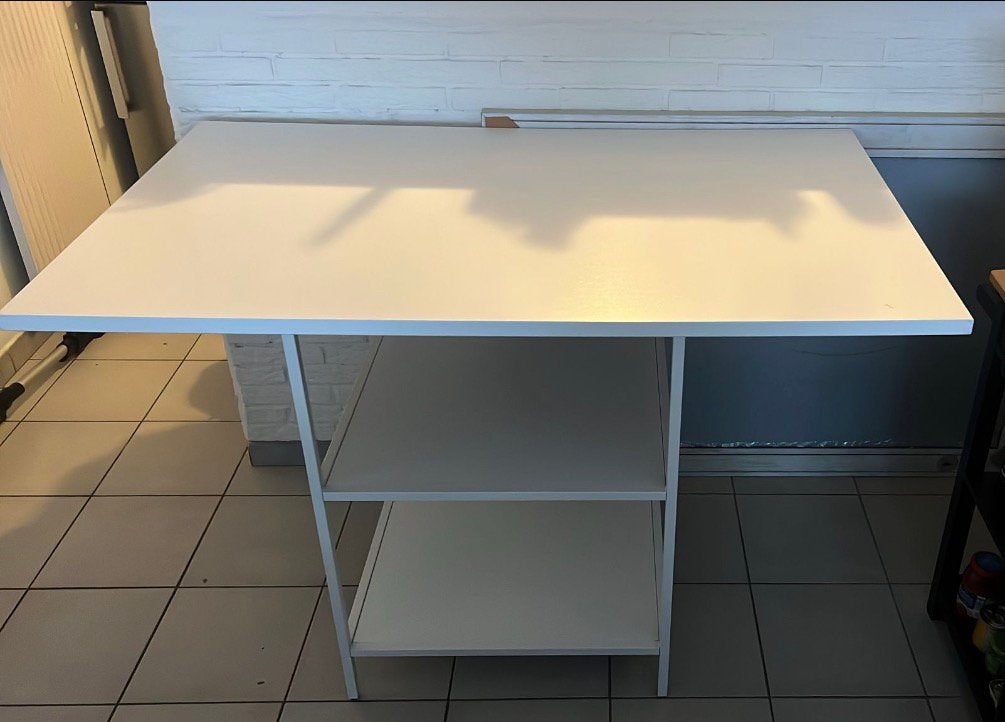 Keukenopslag in centrale eilandstijl, Ophalen, Zo goed als nieuw