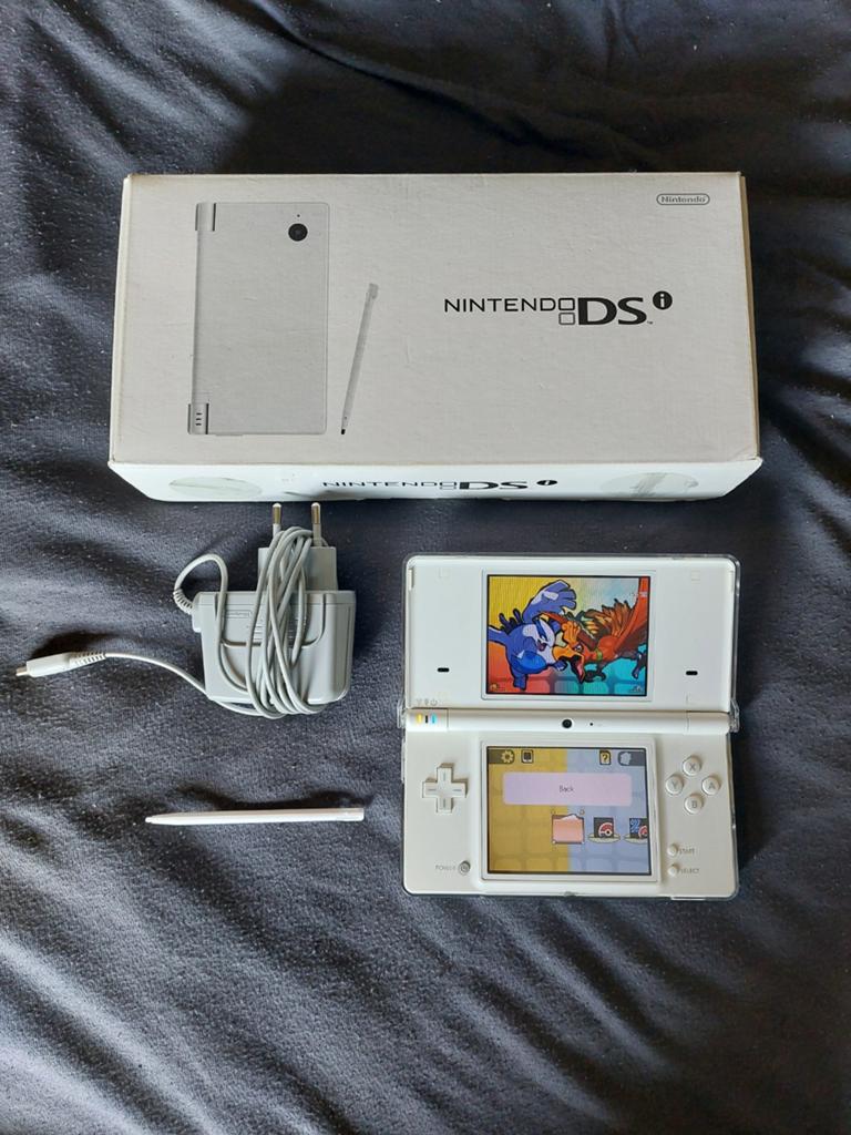 Nintendo DSi + Pokemon, Games en Spelcomputers, Spelcomputers | Nintendo DS, Zo goed als nieuw, Dsi, Wit, Met games, Ophalen of Verzenden