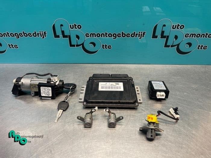 Kontaktslot + computer van een Chevrolet Kalos (Kalos 02-), Gebruikt, -, Ophalen of Verzenden, -