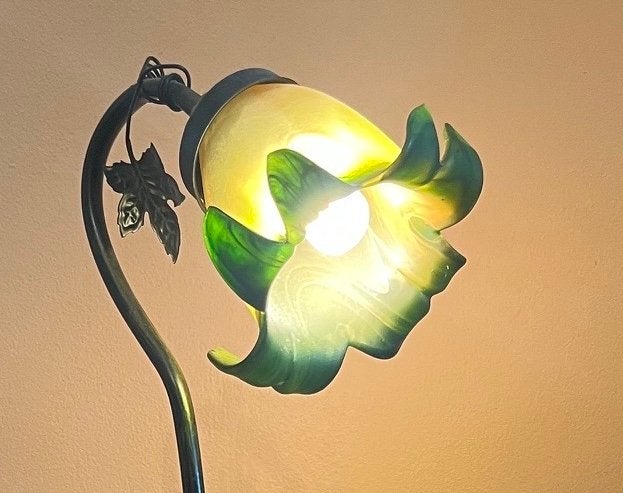 Lampe décorative avec statue féminine–Style Art nouveau–120€, Antiquités & Art, Enlèvement