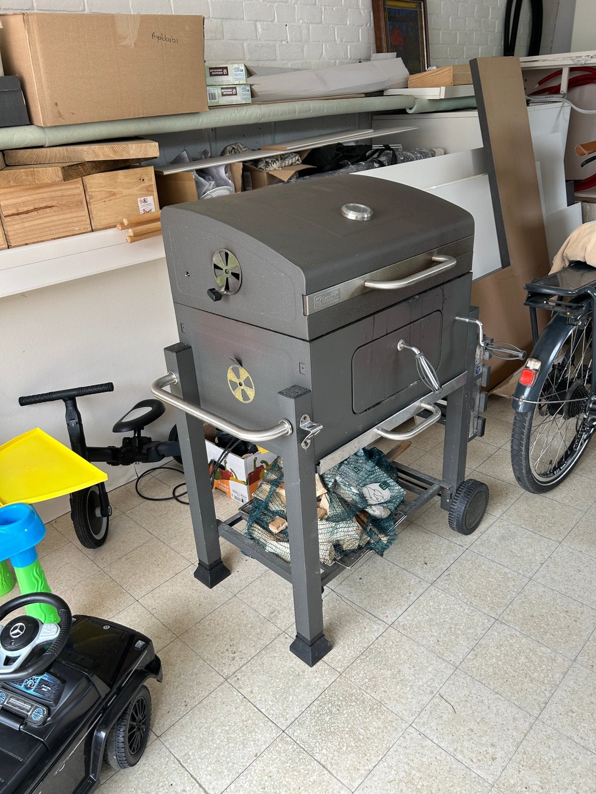 Bbq barbeque op houtskool, Tuin en Terras, Ophalen, Zo goed als nieuw