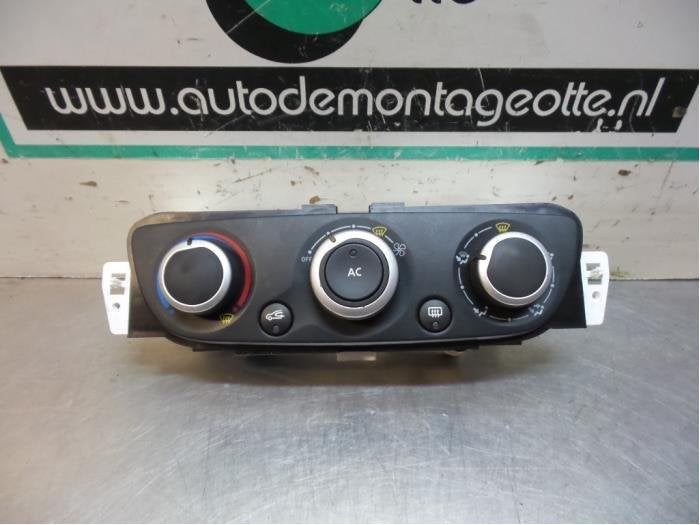 Panneau de commandes chauffage d'un Renault Megane (Megane 0, Renault, -, 3 mois de garantie, Utilisé