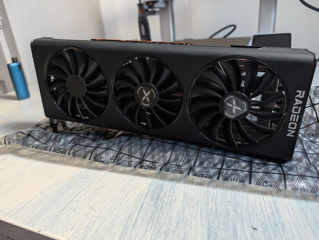 XFX Speedster SWFT 319 AMD Radeon RX 6800 XT 16 GB VRAM, Informatique & Logiciels, AMD, Comme neuf, GDDR5, Enlèvement