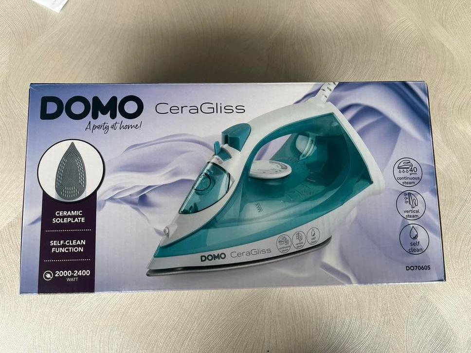 Stoom strijkijzer DOMO te koop., Ophalen, Zo goed als nieuw, Strijkijzer met snoer