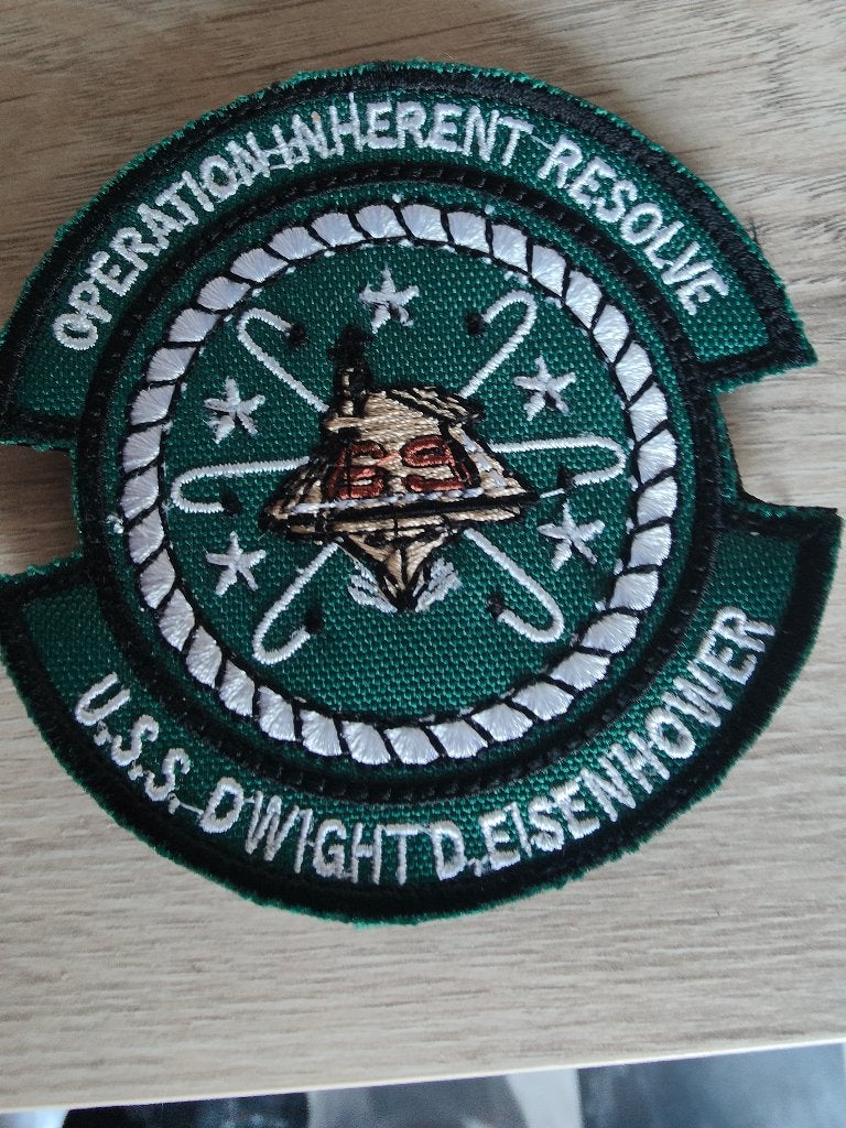 écusson uss porte avion dwigthd eisenhower, Enlèvement ou Envoi