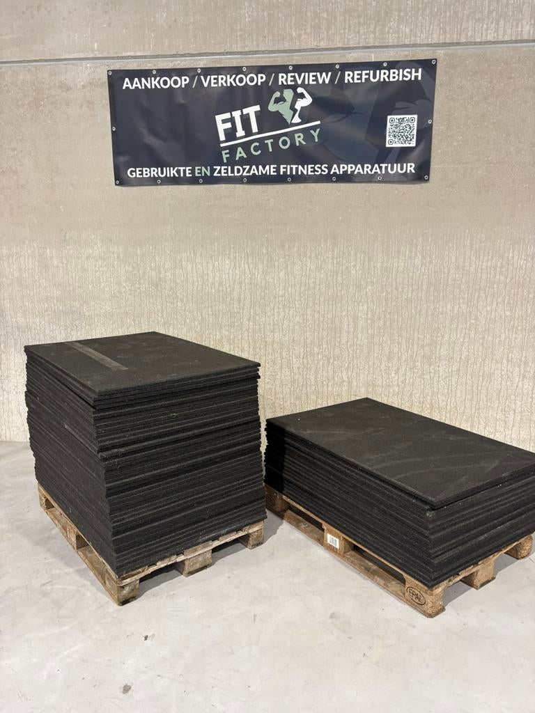 Rubber tegels 120x80, Ophalen, Zo goed als nieuw