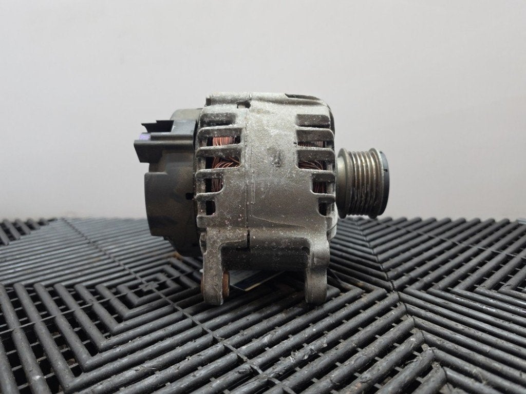 DYNAMO V-Snaar Seat Ibiza ST (6J8) (|03P903023B|), Gebruikt, Valeo, 100, rue de Courcelles
75017  Paris, FR, Seat