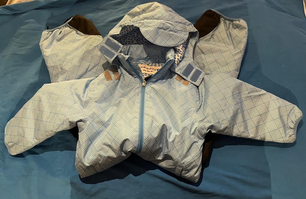 Regenpak / Skipak / Ducksday 104 - 110, Kinderen en Baby's, Ophalen, Zo goed als nieuw, Jongen of Meisje, Sport- of Zwemkleding