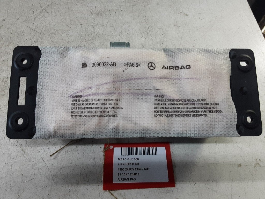 AIRBAG PASSAGER Mercedes-Benz GLE (V167) (A1678607701), Mercedes-Benz, Mevr. I. Hauben, Utilisé, Rue de l'Espoir 34 34
4030  GRIVEGNÉE, BE