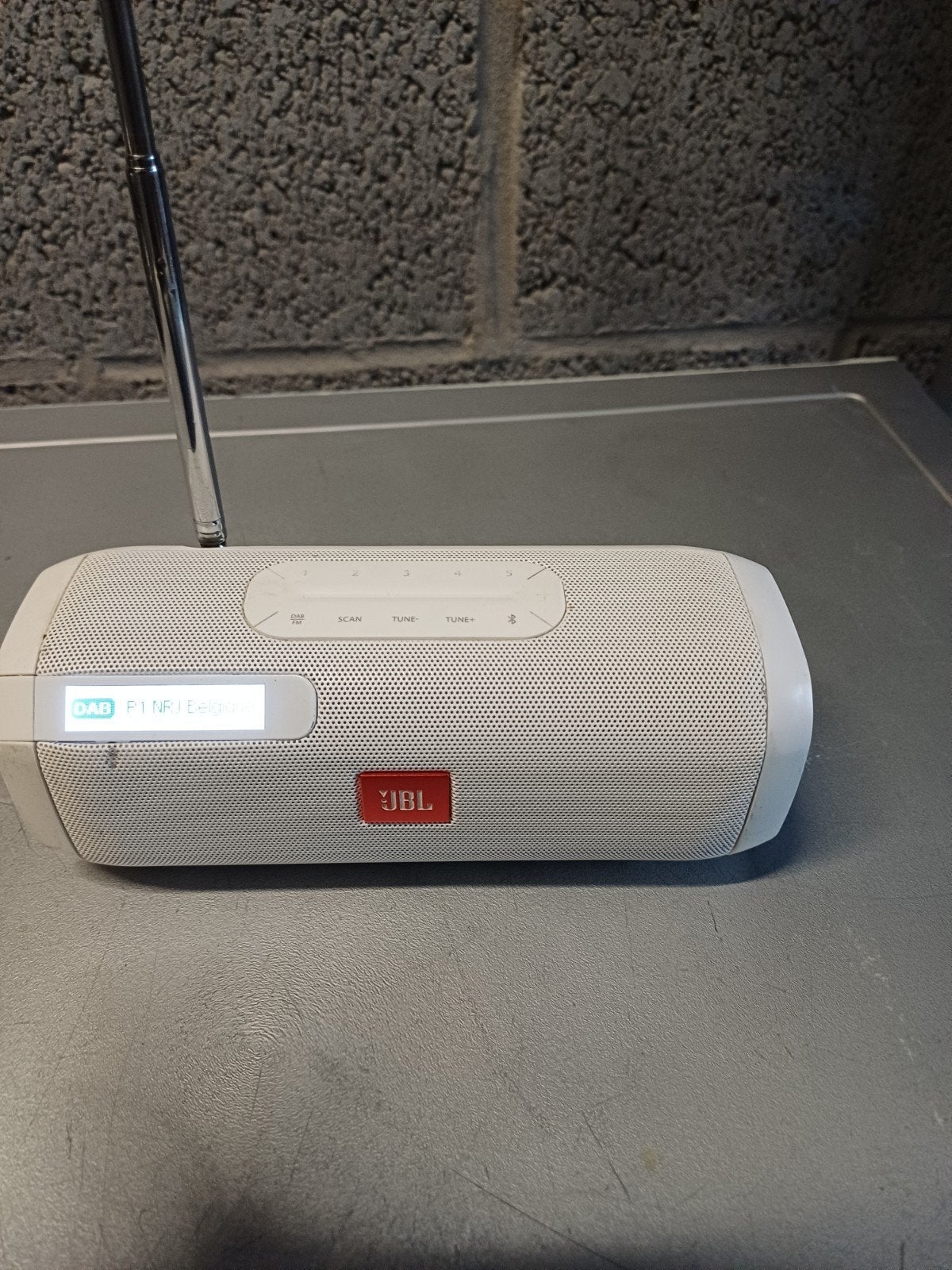 Radio JBL DAB+ / Bluetooth, Audio, Tv en Foto, Ophalen, JBL, Zo goed als nieuw, Draagbare speaker