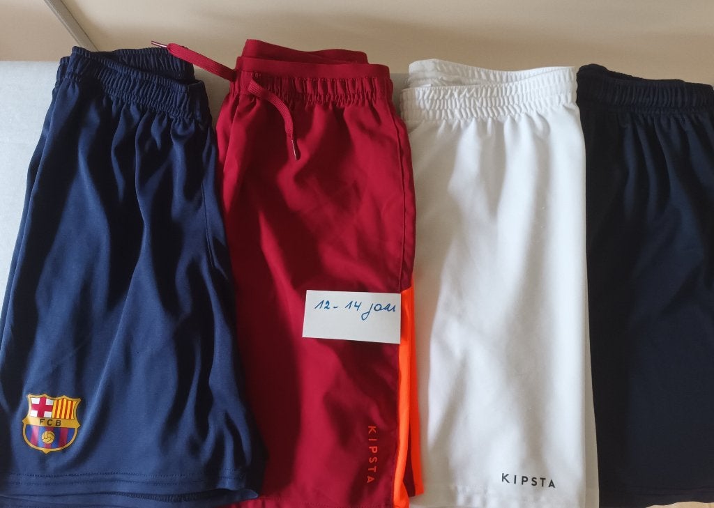 Voetbal / sport shorts jongens 12/14 jaar, Verzenden, Zo goed als nieuw, Broek