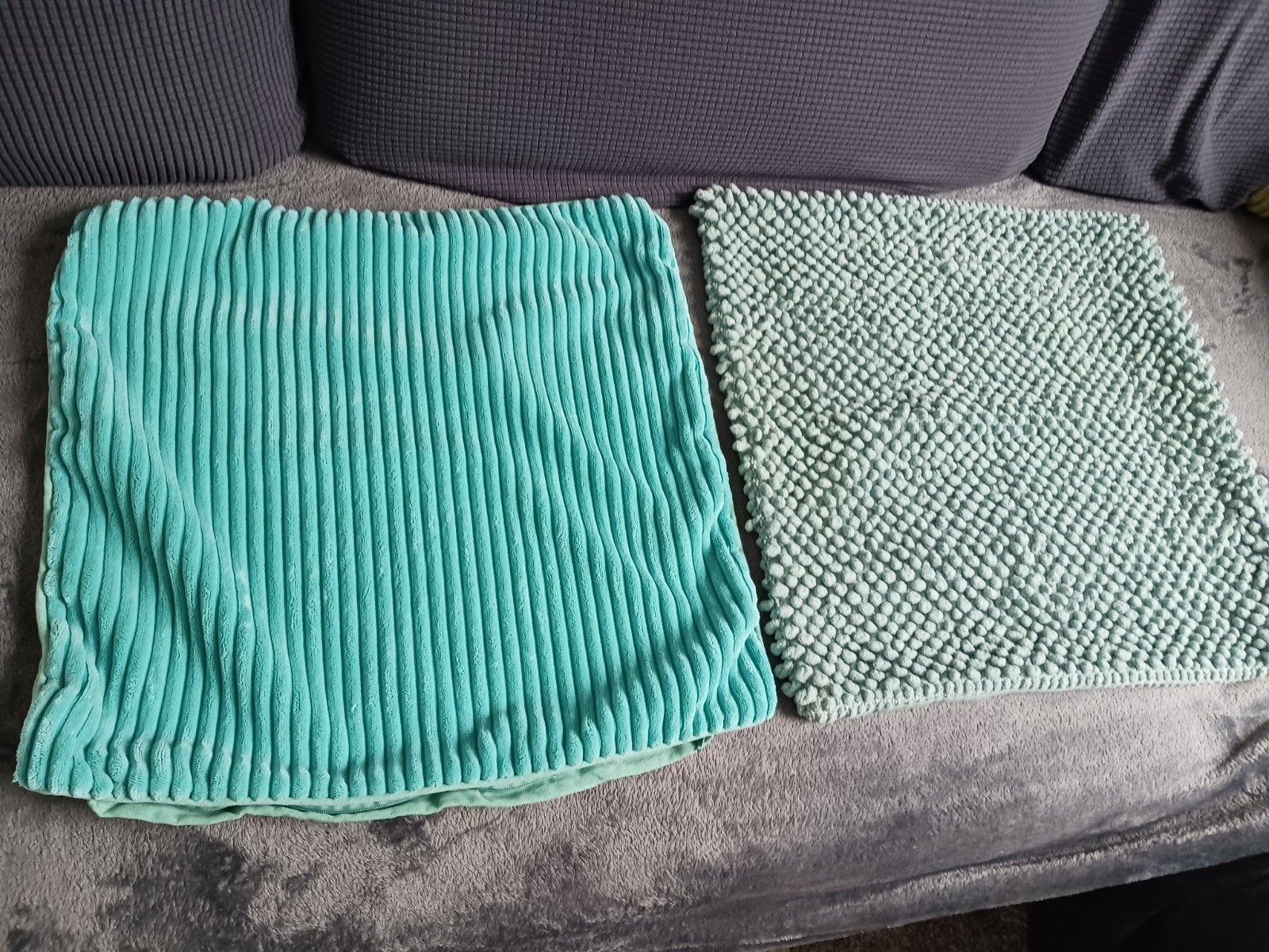 2 Kussenhoesjes net als nieuw te koop., Maison & Meubles, Accessoires pour la Maison | Coussins, Enlèvement, Comme neuf, Housse de coussin