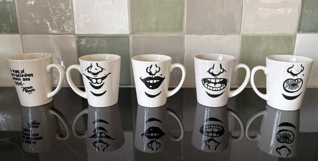 Volledige Set Jeroen Meus Mokken (1-5), Ophalen of Verzenden, Zo goed als nieuw, Kop(pen) en/of Schotel(s)
