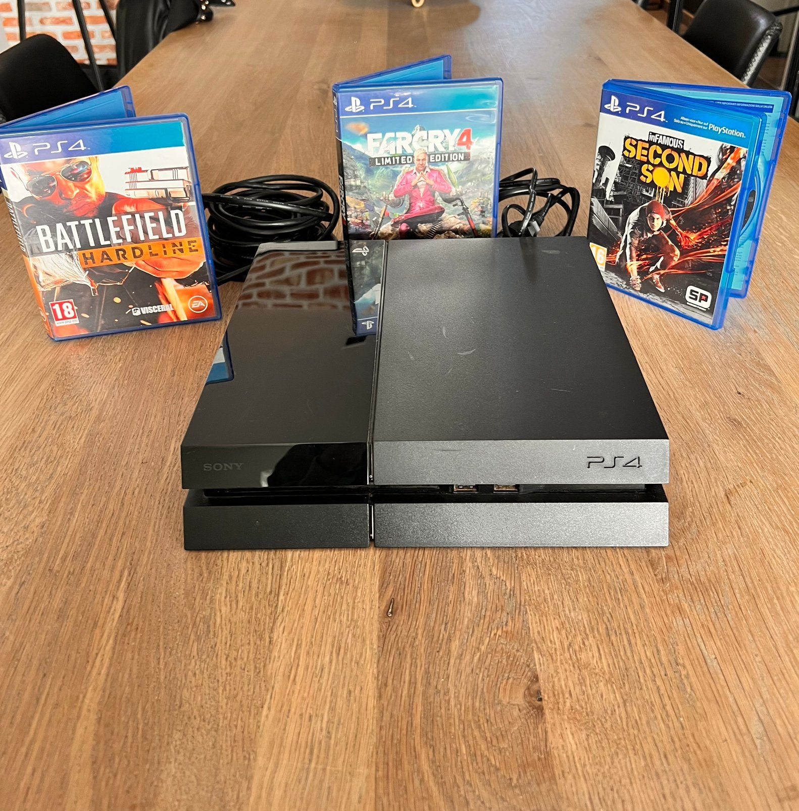 PS4 Original 500 GB + games, Consoles de jeu & Jeux vidéo, 500 GB, Sans contrôleur, Enlèvement, Utilisé