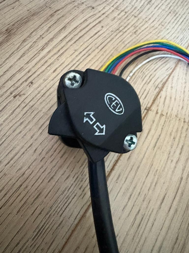Knipperlichtschakelaar Bedieningshendel op het stuur CEV-, Fietsen en Brommers, Ophalen of Verzenden, Zo goed als nieuw