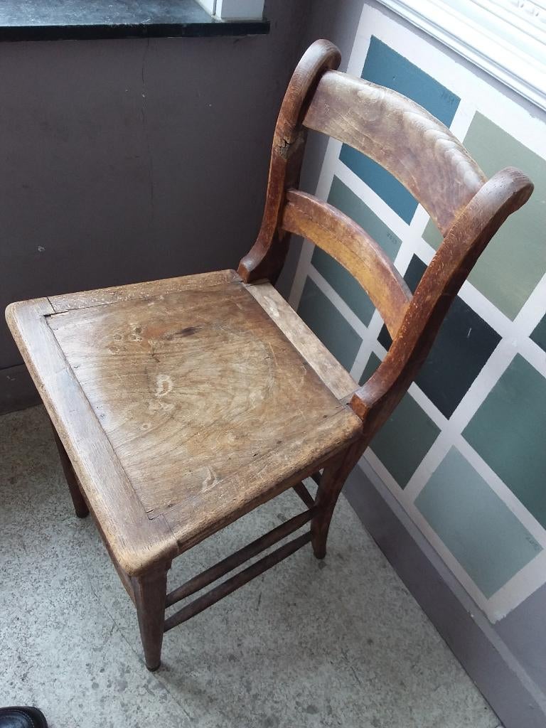antieke stoel met speciale zithoogte, tienerstoel?, Maison & Meubles, Chaises, Utilisé, Une, Bois, Brun, Enlèvement