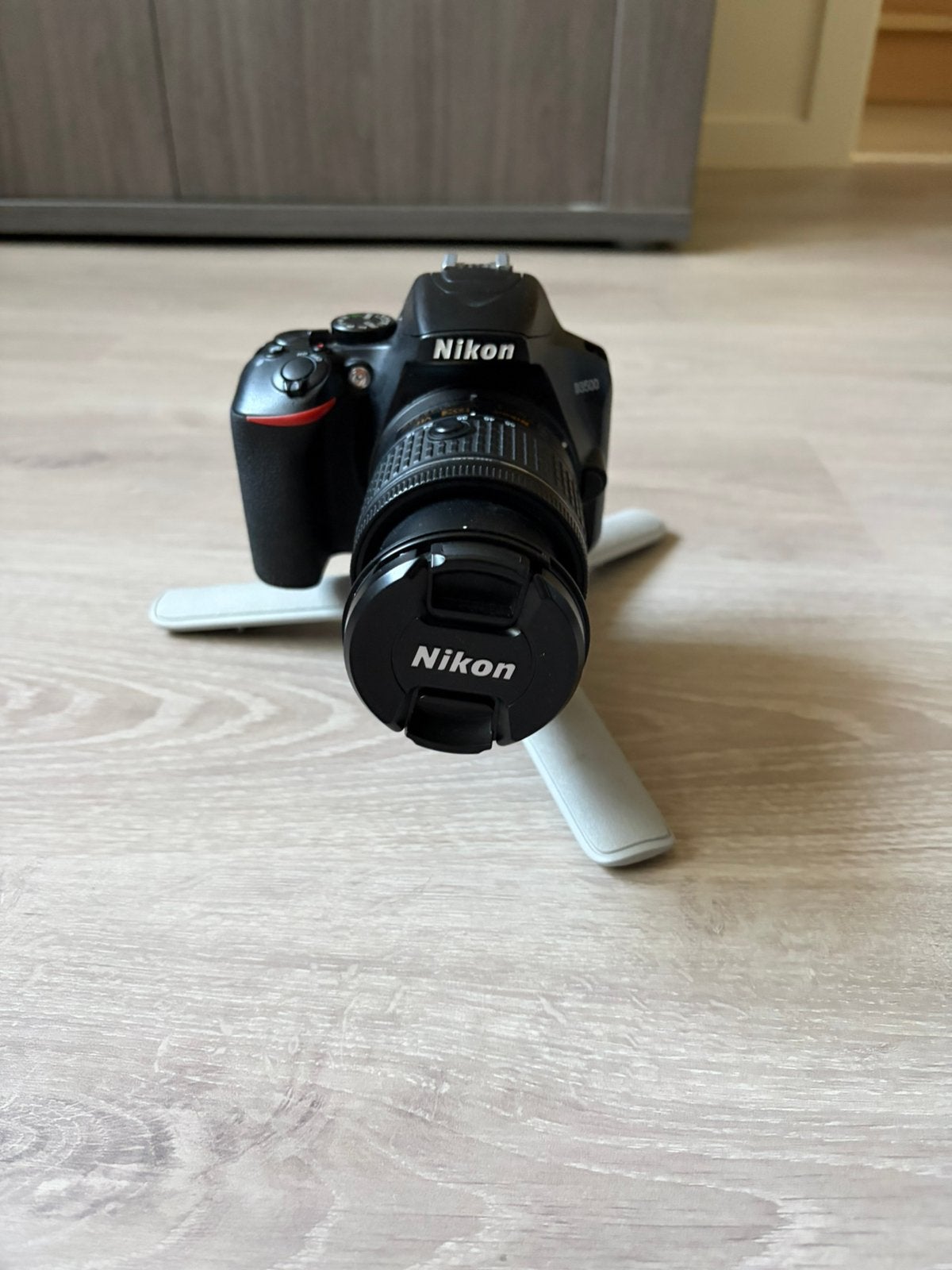 Nikon d3500 tekoop, Ophalen, Zo goed als nieuw, Oplader, Nikon