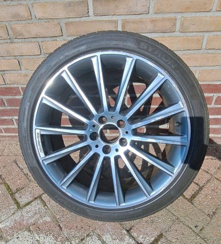 Jante Amg de 20 pouces avec pneu Good Tire de 7 mm (pneu de, Enlèvement
