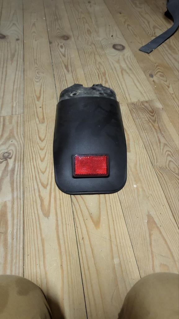 Origineel Achterspatbord Interceptor 650, Ophalen
