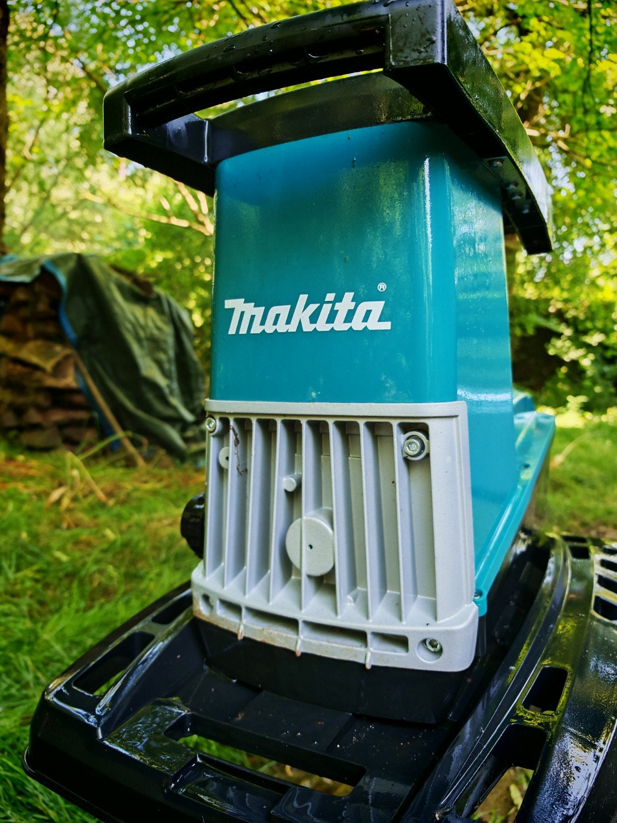 Broyeur MAKITA UD2500, Jardin & Terrasse, Électrique, Enlèvement, Bac de ramassage, Makita
