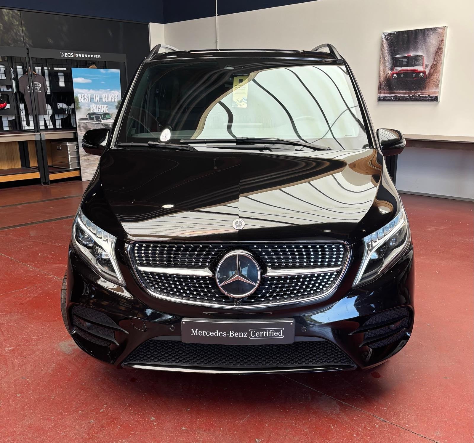 Mercedes-Benz V-Klasse 300 D L3 AMG Line 6 Zitplaatsen | Nig, Auto's, Automaat, Gebruikt, 4 cilinders, 2000 kg