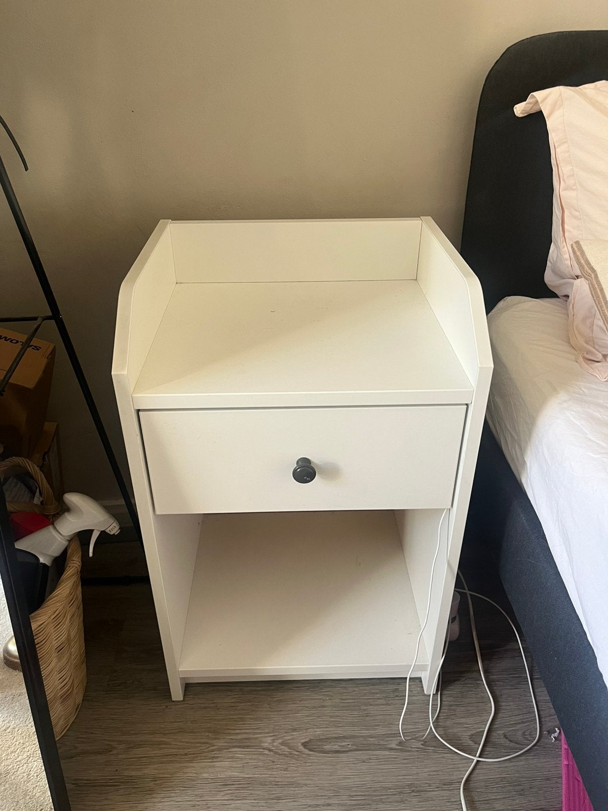 Nachtkastje Ikea, Huis en Inrichting, Slaapkamer | Nachtkastjes, Ophalen, Minder dan 45 cm, Zo goed als nieuw, Minder dan 55 cm