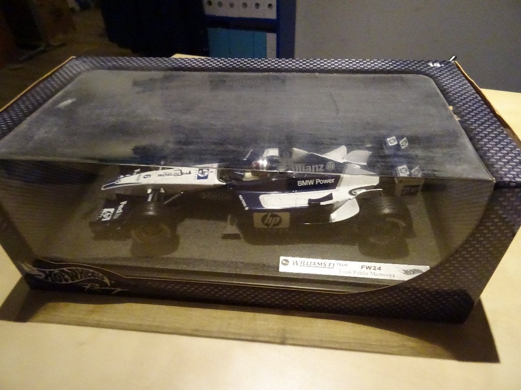 Hot Wheels Williams BMW FW24 Montoya F1 1:18 54625—nonouvert, Enlèvement ou Envoi, Comme neuf, Voiture, Hot Wheels
