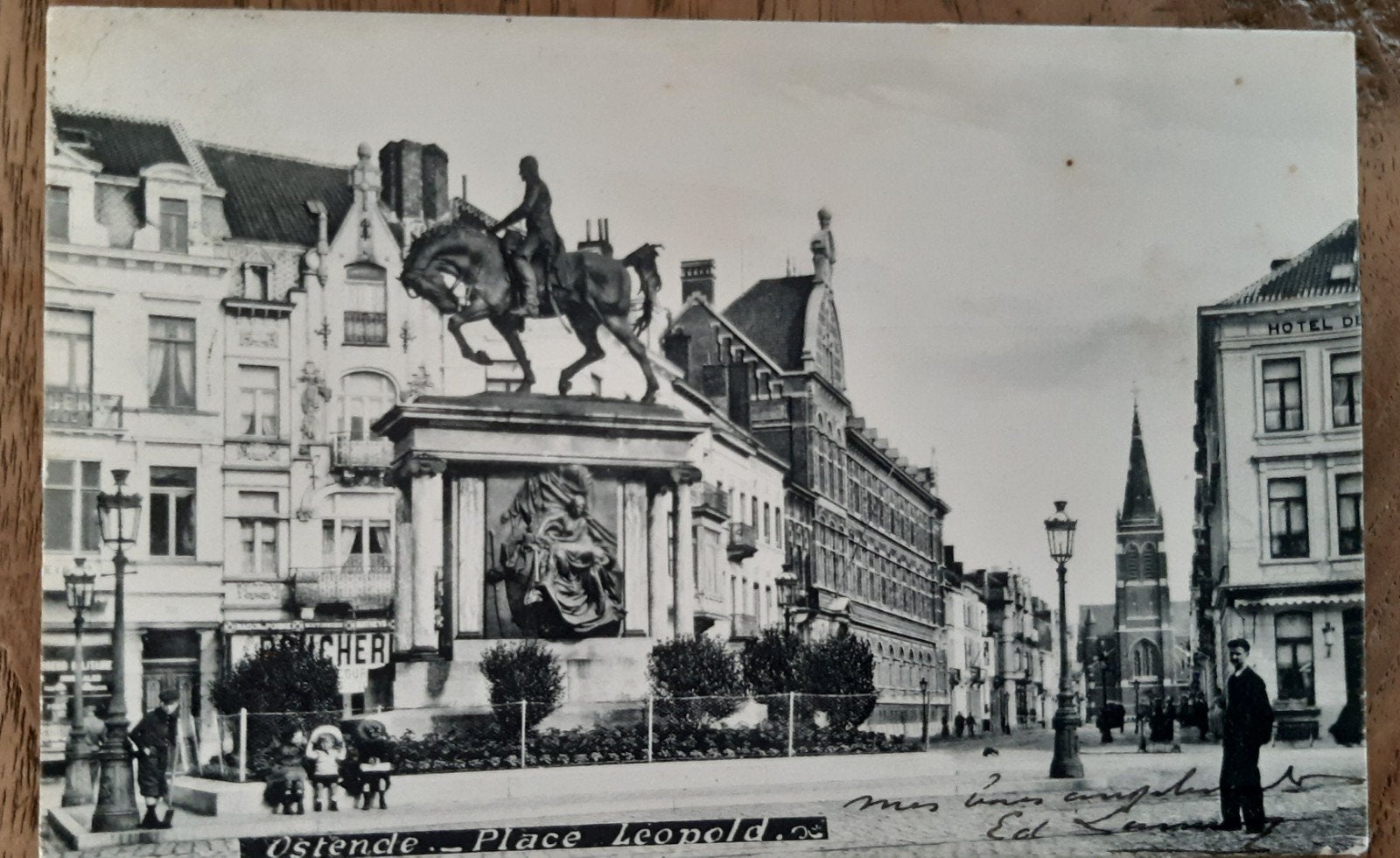 Carte postale OOSTENDE place LEOPOLD plein, Enlèvement ou Envoi