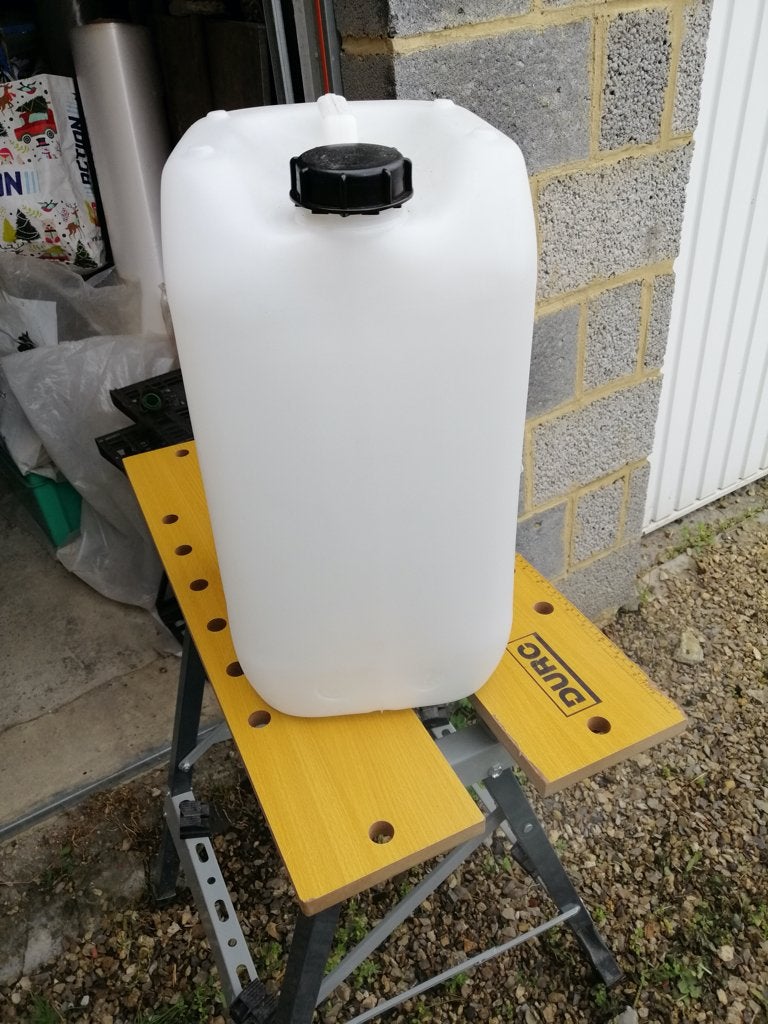 BIDONS PLASTIQUE, Enlèvement, Utilisé