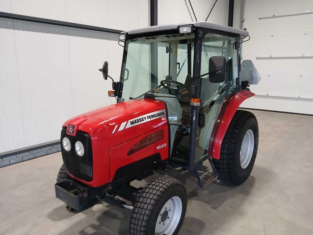 Massey Ferguson 1540, Articles professionnels, Agriculture | Tracteurs, 2500 à 5000, Massey Ferguson, Utilisé