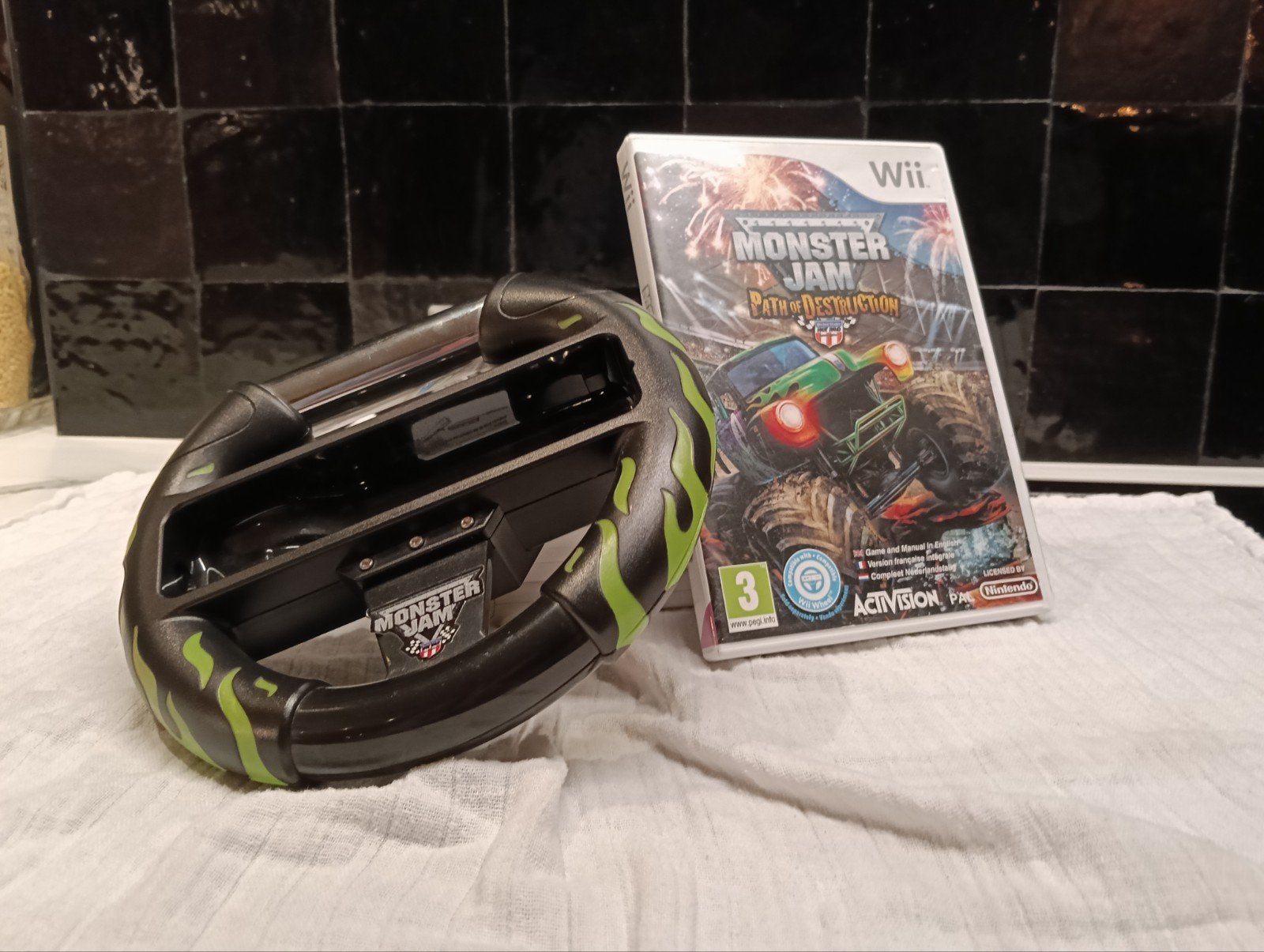 Monster jam path of destruction. Wii game, Consoles de jeu & Jeux vidéo, Autres modèles, Enlèvement ou Envoi, Utilisé, Blanc