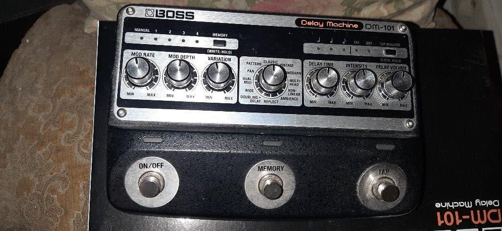 Boss Dm-101(analog delay), Enlèvement ou Envoi, Comme neuf, Delay ou Écho
