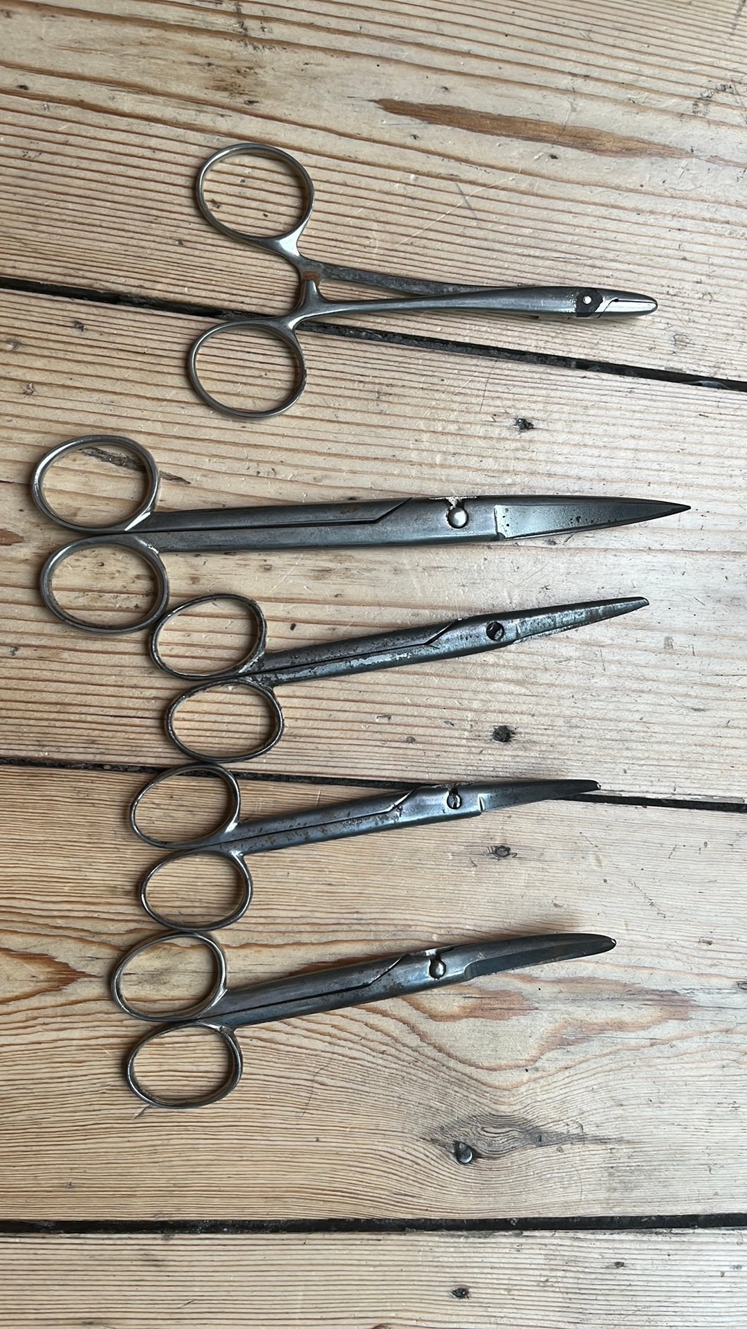 instruments médicaux et ciseaux chirurgicaux anciens, Enlèvement ou Envoi