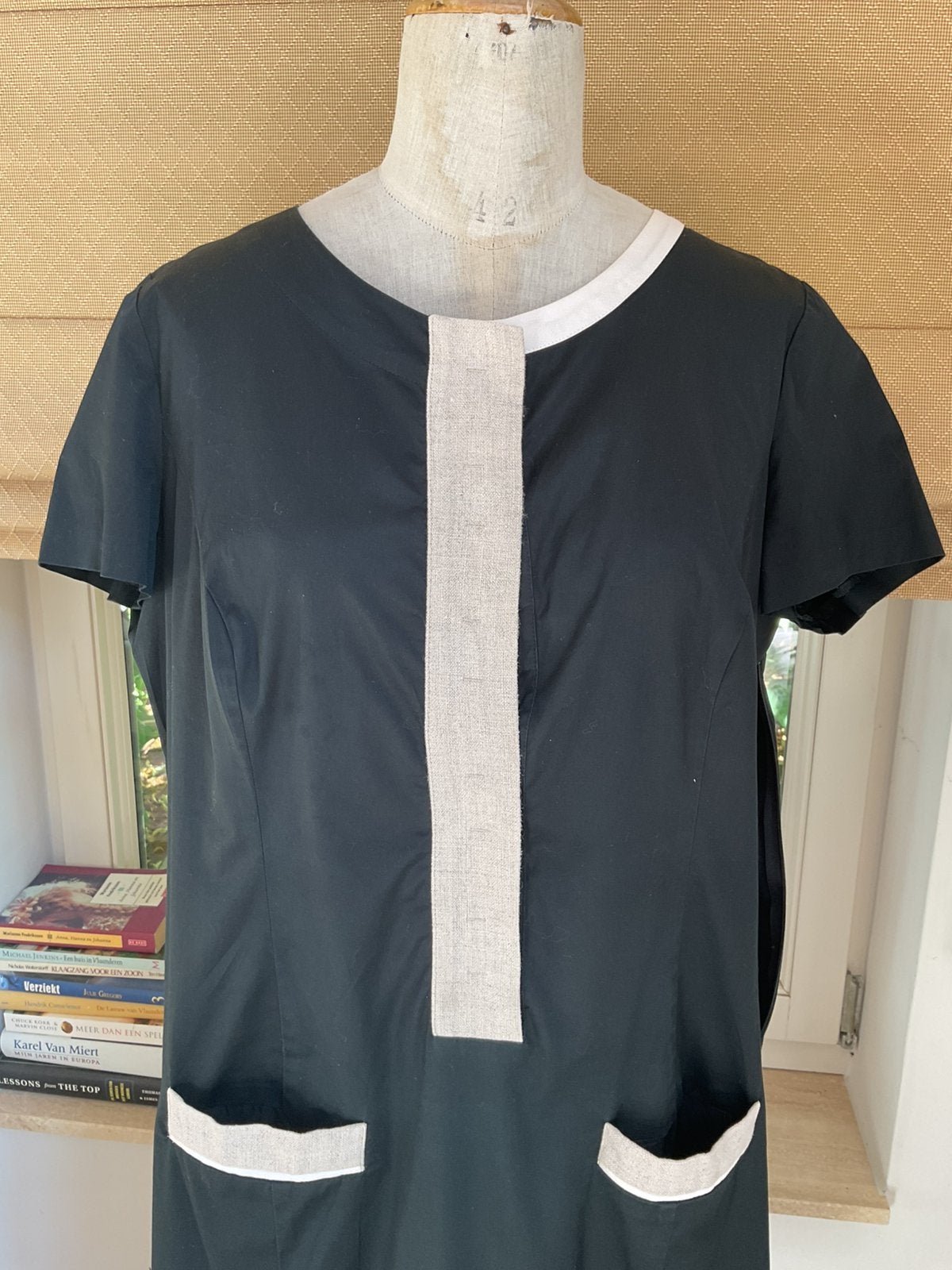 Robe Caroline Biss, taille 46, Enlèvement ou Envoi, Porté, Taille 46/48 (XL) ou plus grande, Beige