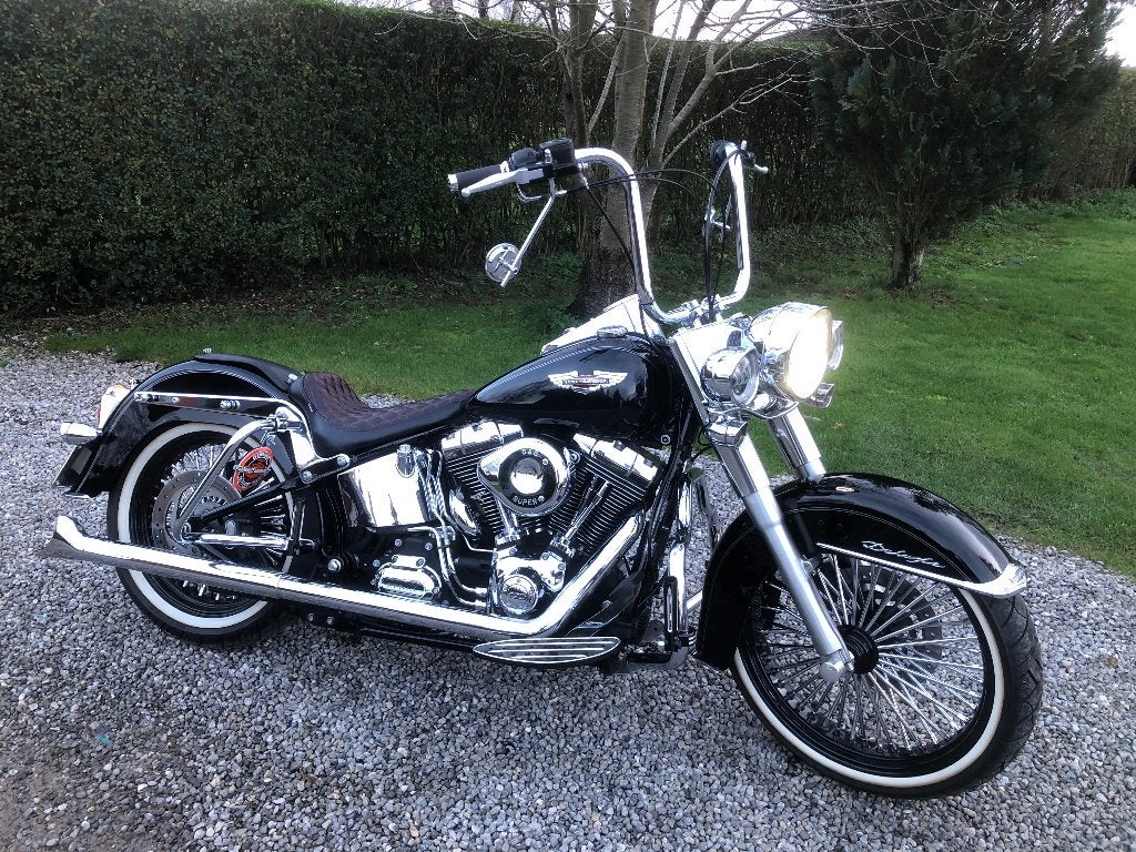 Harley Davidson softail, Chopper, 2 cylindres, 1690 cm³, Éclairage LED