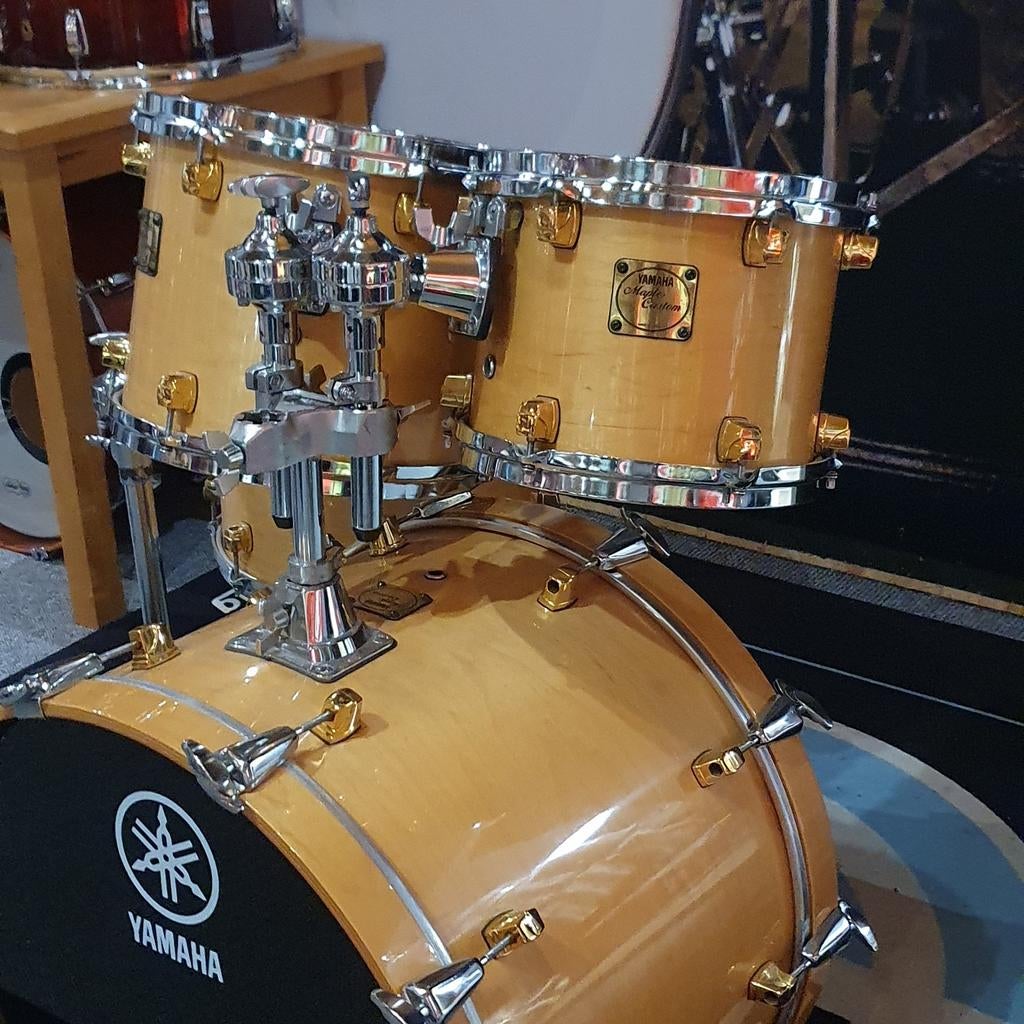 Yamaha Maple Custom: 10/12/14/22 + tommount. High-end set, Muziek en Instrumenten, Drumstellen en Slagwerk, Ophalen of Verzenden