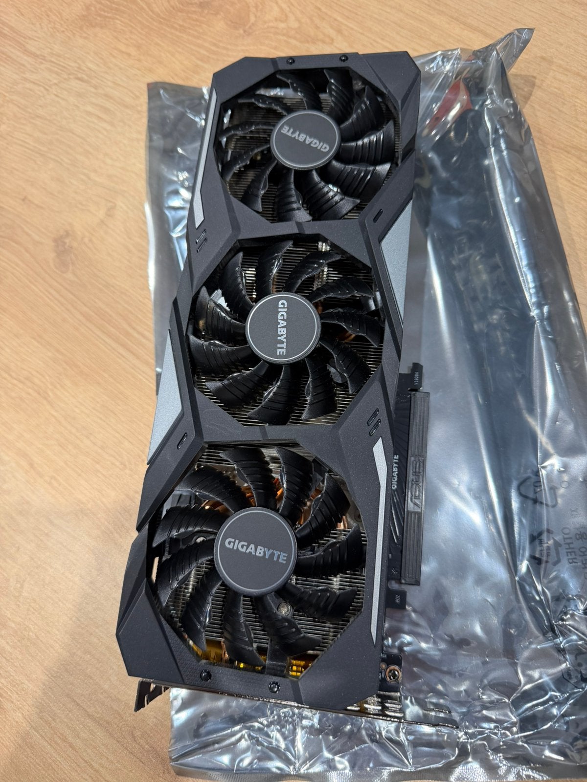 RTX 2070 SUPER 8g grafische kaart - Gigabyte, Computers en Software, Ophalen, GDDR6, Zo goed als nieuw, HDMI