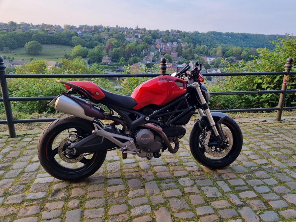 Ducati Monster 696 Monster Art-editie, Motoren, 2 cilinders, Occasion, Particulier, Handgeschakeld