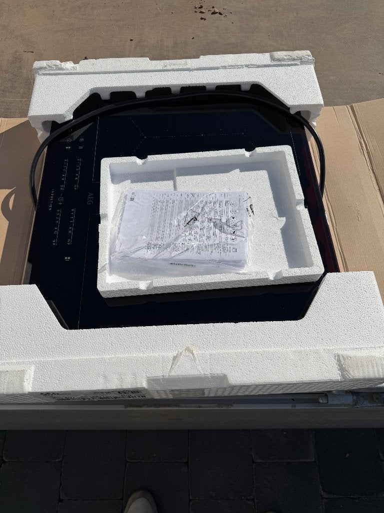 Taque cuisson induction, Neuf, 4 zones de cuisson, Encastré, Enlèvement