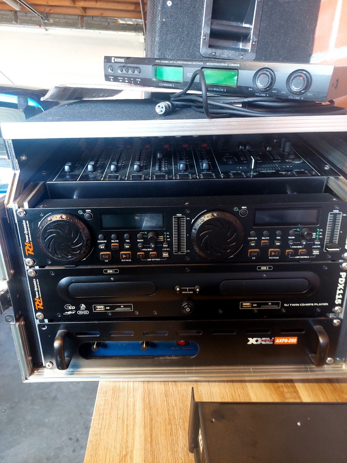 Dj instalatie voor beginners, Enlèvement