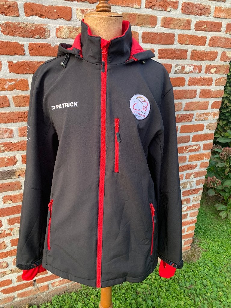 Officiële SV Zulte Waregem Softshell Jas  – Maat XL, Ophalen of Verzenden, Gedragen, Maat 56/58 (XL), Rood