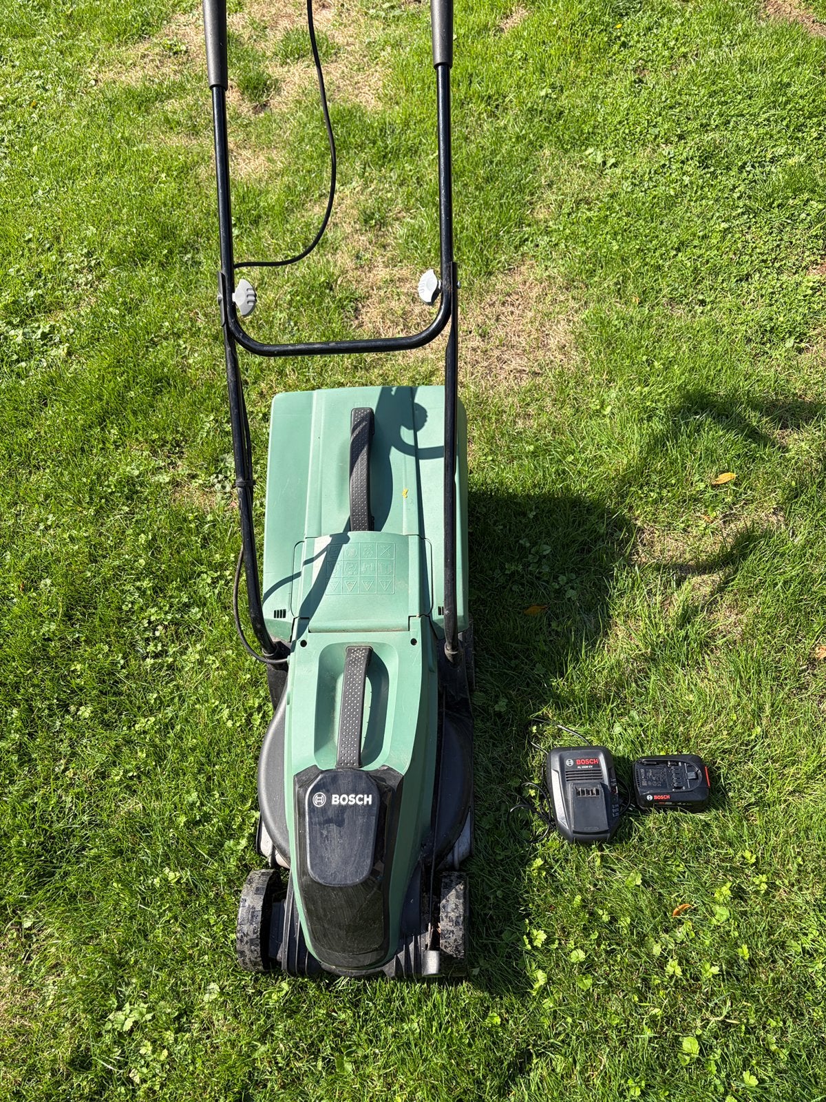 Accu grasmaaier  Bosch  Rotak  32li met batterij en  lader, Tondeuses à gazon sur batterie, Tondeuse rotative, 30 à 39 cm, Enlèvement