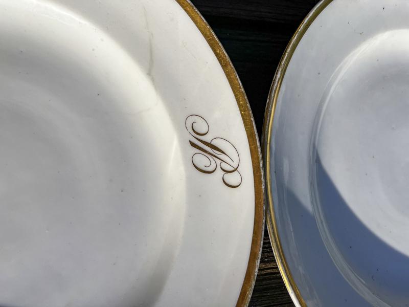 Witte borden met gouden rand, 6 + 2 grote, Ophalen of Verzenden