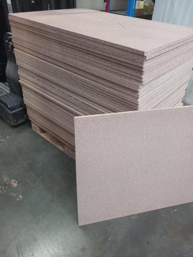 Spaanplaten  (1,8x80x120cm)  20 stuks beschikbaar, Doe-het-zelf en Bouw, Platen en Panelen, Ophalen of Verzenden, Zo goed als nieuw