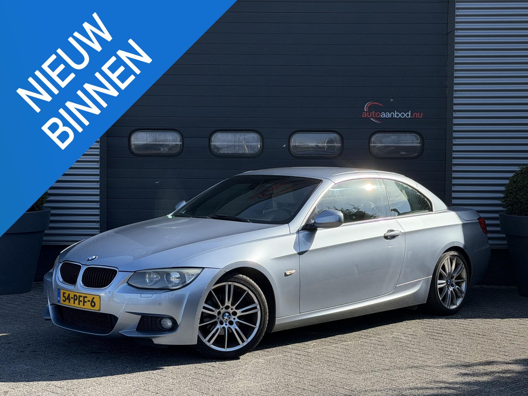 BMW 3-serie Cabrio 320i High Executive M-Sport | Navigatie |, Auto's, Achterwielaandrijving, Zwart, 4 cilinders, Cabriolet